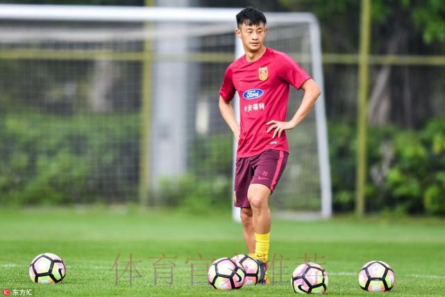 中国杯 |国足南宁首训 彭欣力期待与强敌过招