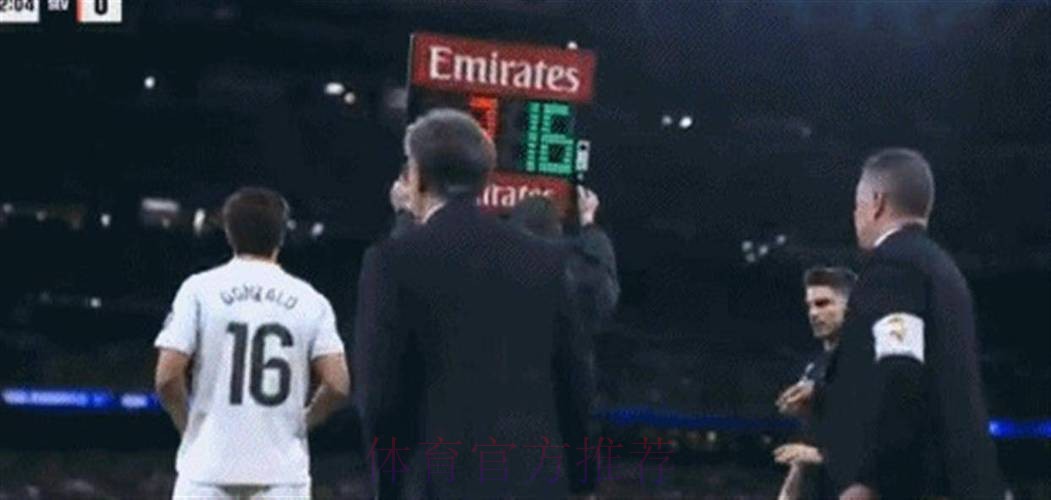 17场0球 观众狂嘘!皇马巨星心态炸了:赛后5分钟耍脾气 17场0球 观众狂嘘!皇马巨星心态炸了:赛后5分钟耍脾气